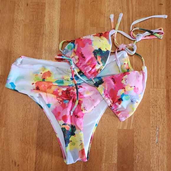 Triangle bikini swimsuit.  with front lace. Size S. - Picture 12 of 16